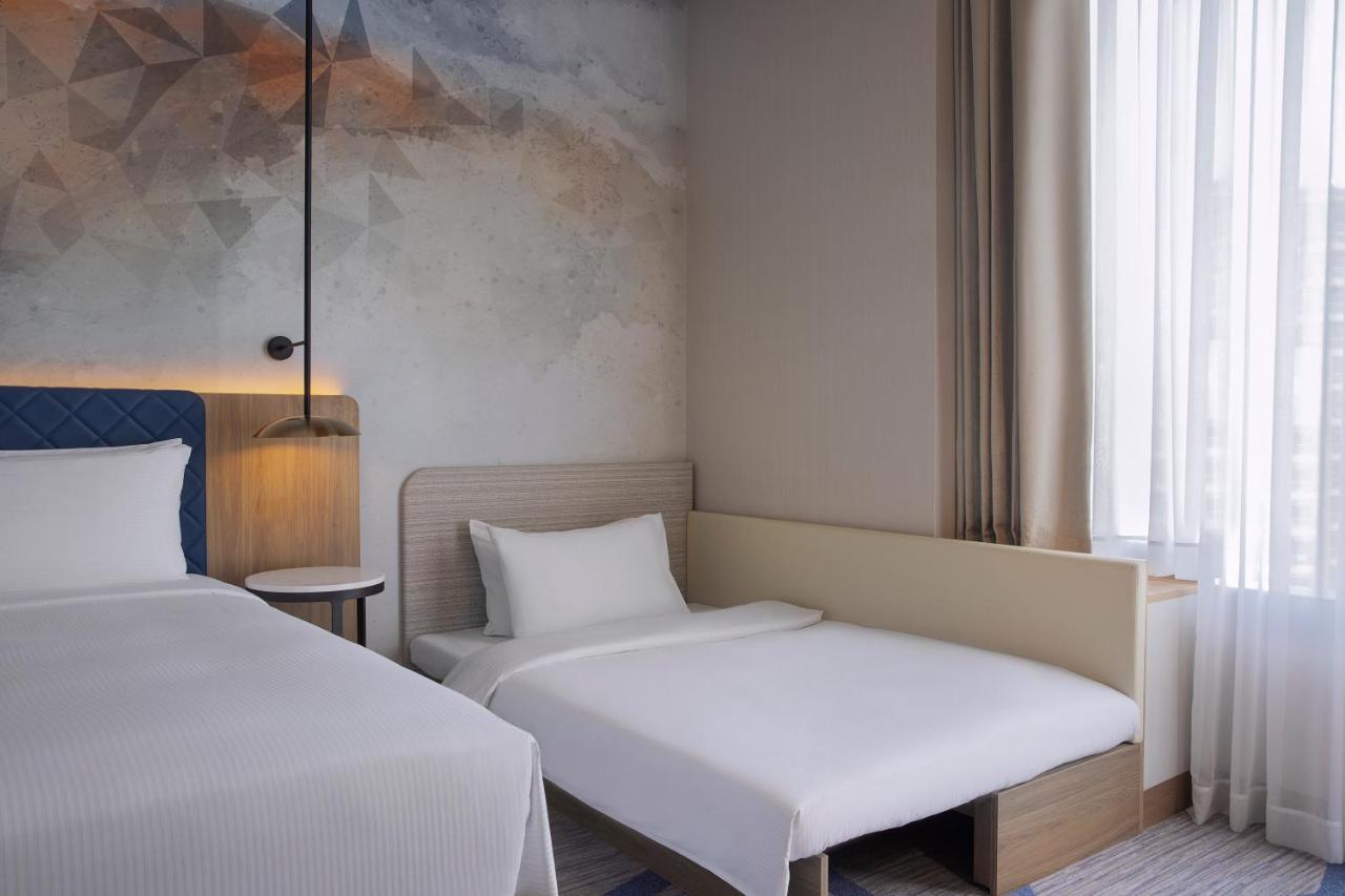 Hilton Garden Inn Dubai Business Bay Exterior photo
