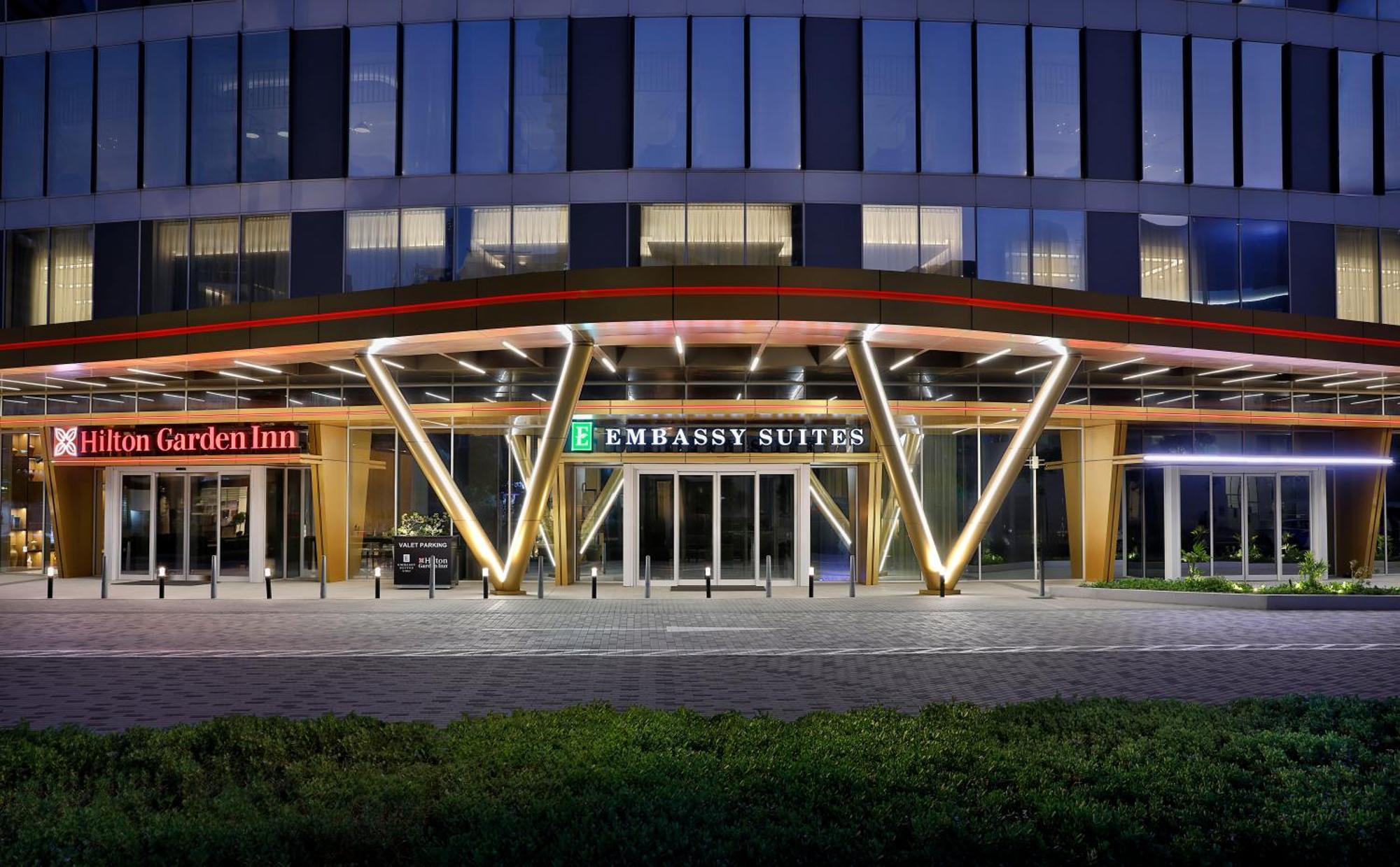 Hilton Garden Inn Dubai Business Bay Exterior photo