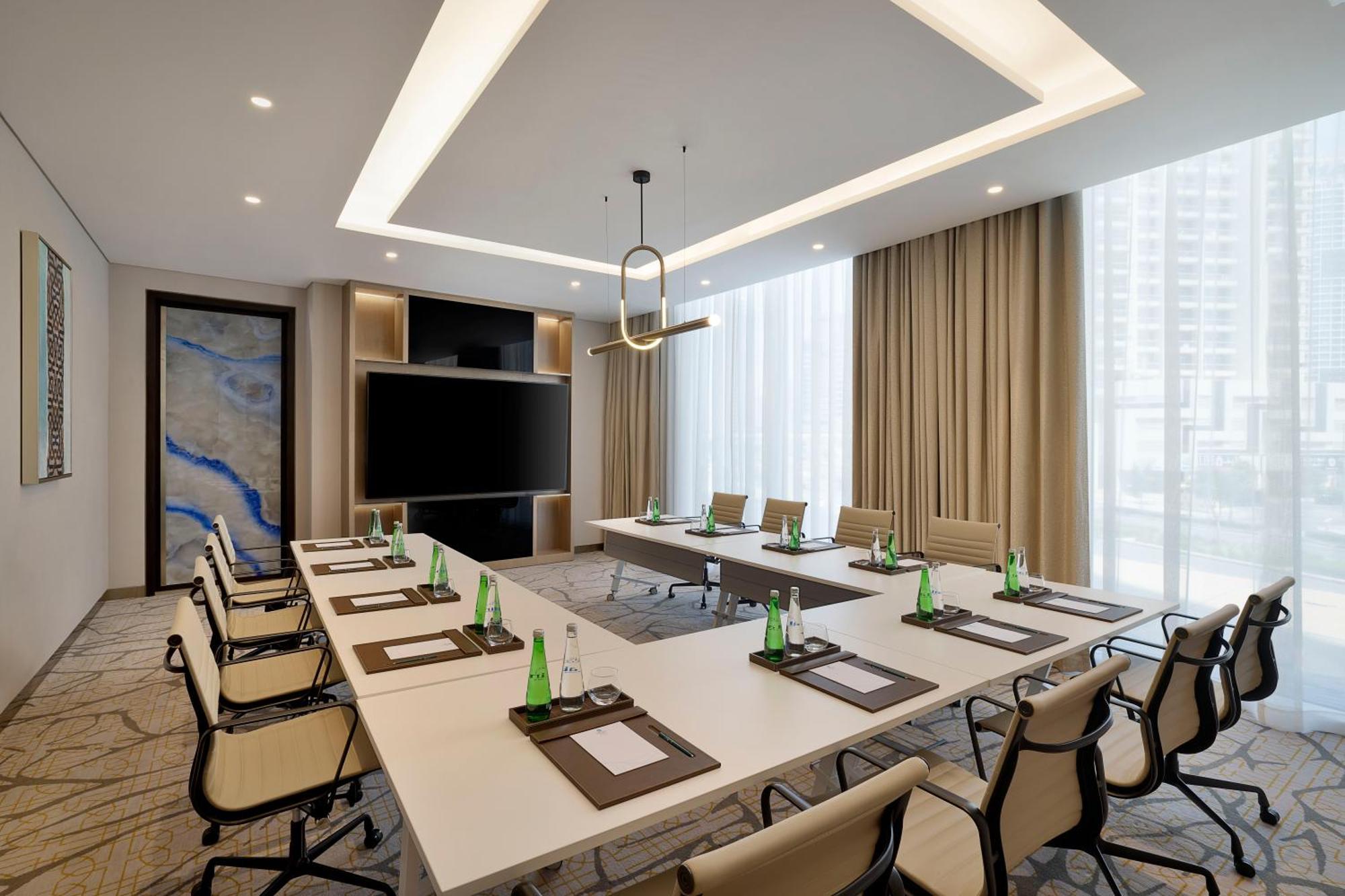 Hilton Garden Inn Dubai Business Bay Exterior photo