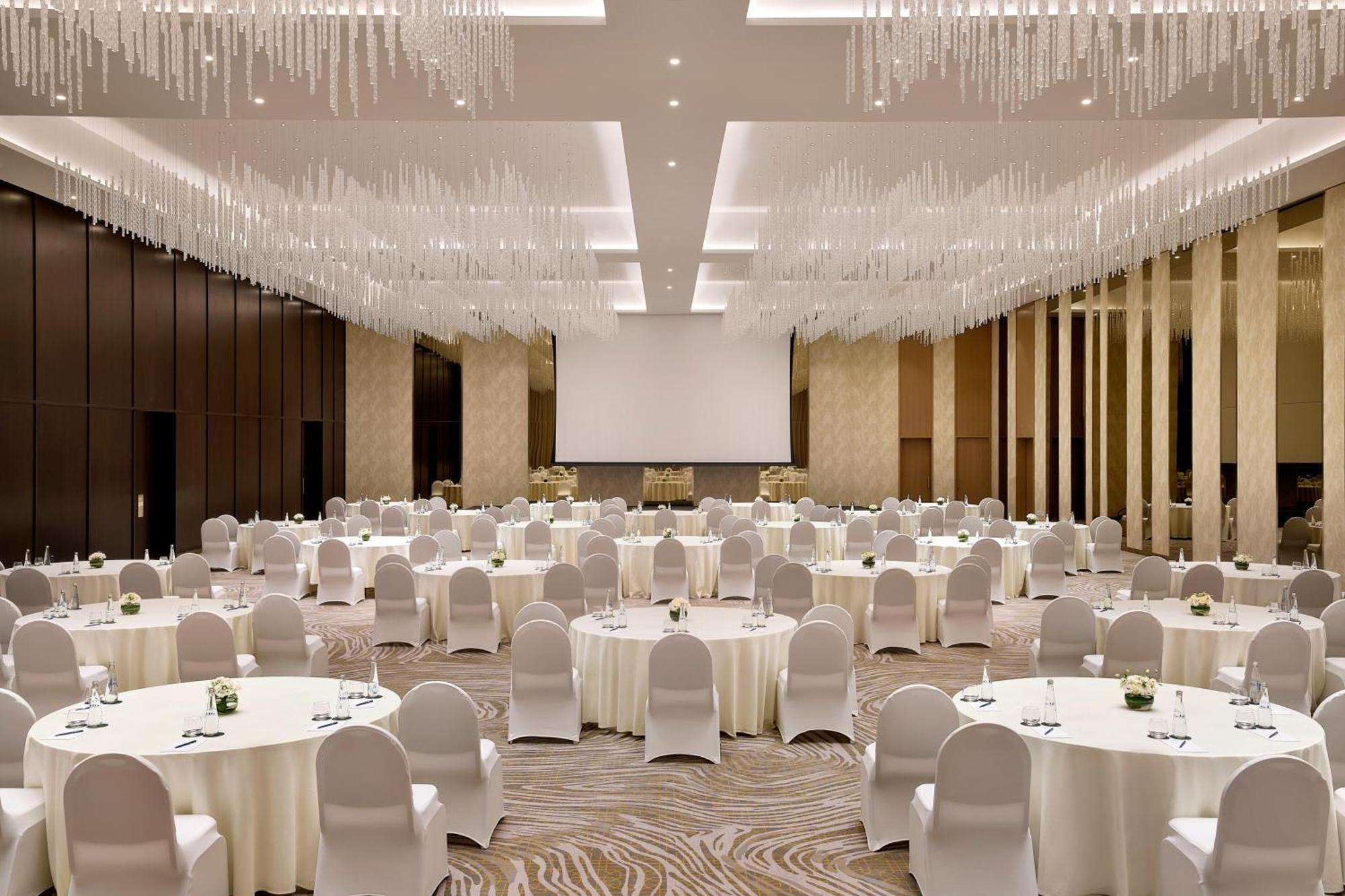 Hilton Garden Inn Dubai Business Bay Exterior photo
